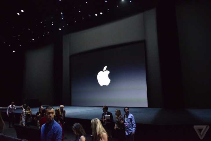 รายงานสด Apple Event วันที่ 9 กันยายน 2558