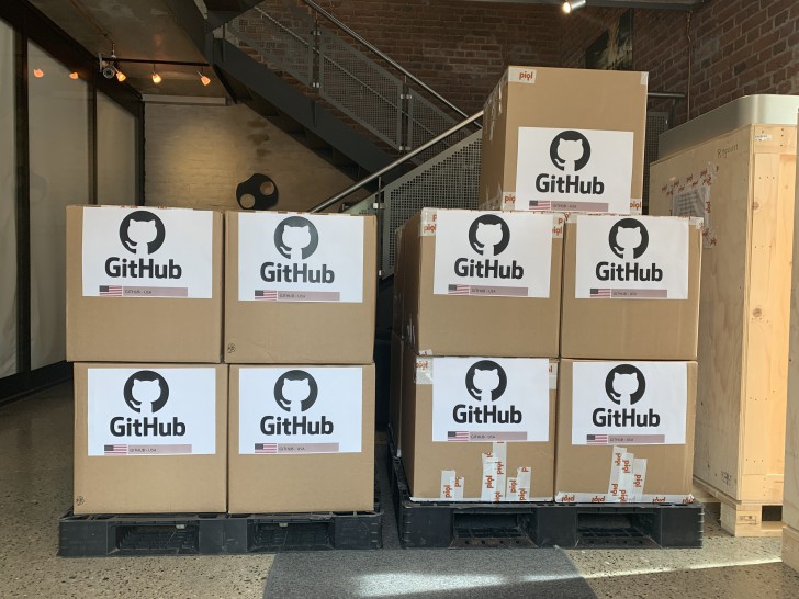 GitHub นำโค้ดโอเพนซอร์สใส่ฟิล์ม ฝังที่ขั้วโลกเหนือแล้ว ตั้งเป้าเก็บ 1,000 ปี เพื่อคนยุคหลัง GitHub นำโค้ดโอเพนซอร์สใส่ฟิล์ม ฝังที่ขั้วโลกเหนือแล้ว ตั้งเป้าเก็บ 1,000 ปี เพื่อคนยุคหลัง